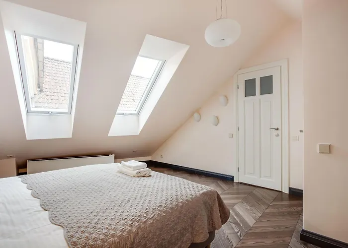 3 Bedroom Duplex Apartment Next To The Gates Of Dawn